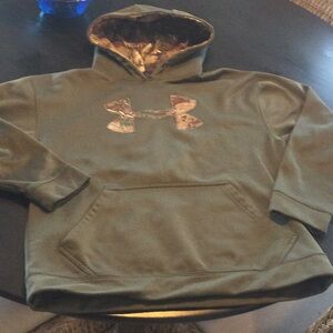 Under Armour, olive/cammo, Medium Hoodie